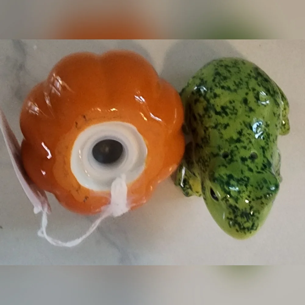 GANZ Spooky Stackers Frog &‎ Jack O Lantern Salt & Pepper Shakers New With Tag